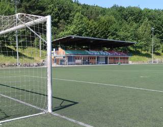 Igandean Lazkaon jasandako eraso arrazista salatu du Ikasberri kirol elkarteak