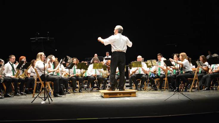 Bandak eta gonbidatu bereziek agurtu dute aurtengo Tuba Jaialdia