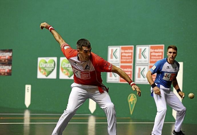 Ezkurdiak eta Larrazabalek osatuko dute ostiralean Gurea frontoiko pilota jaialdia
