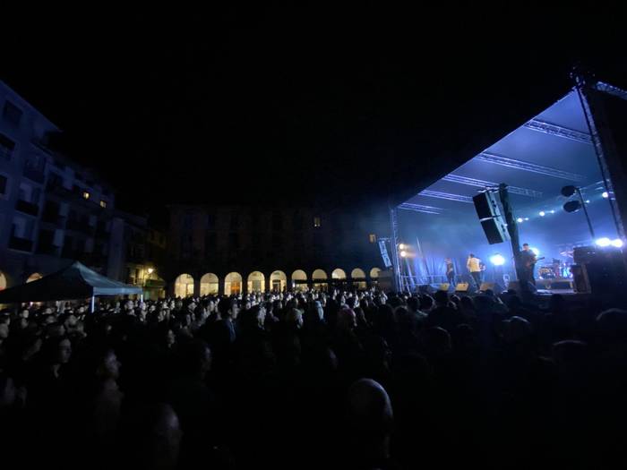 Añubek eta Trini Foxek girotu dute festen atariko lehen asteburua