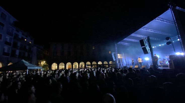 Añubek eta Trini Foxek girotu dute festen atariko lehen asteburua