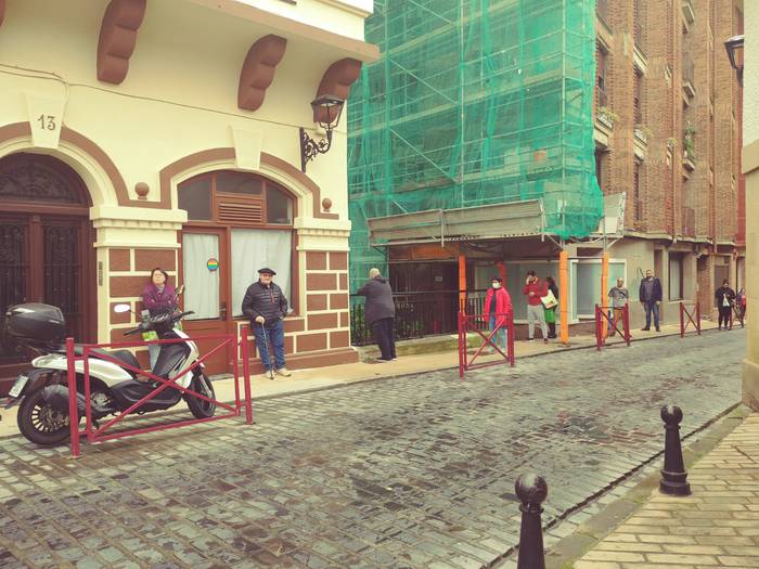 Alarma egoeran, merkatariek eta beste hainbat jarduerek jarraitu beharreko irizpideak jakinarazi dituzte