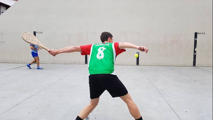 Pala txapelketako finalaurrekoak jokatuko dira gaur eta bihar