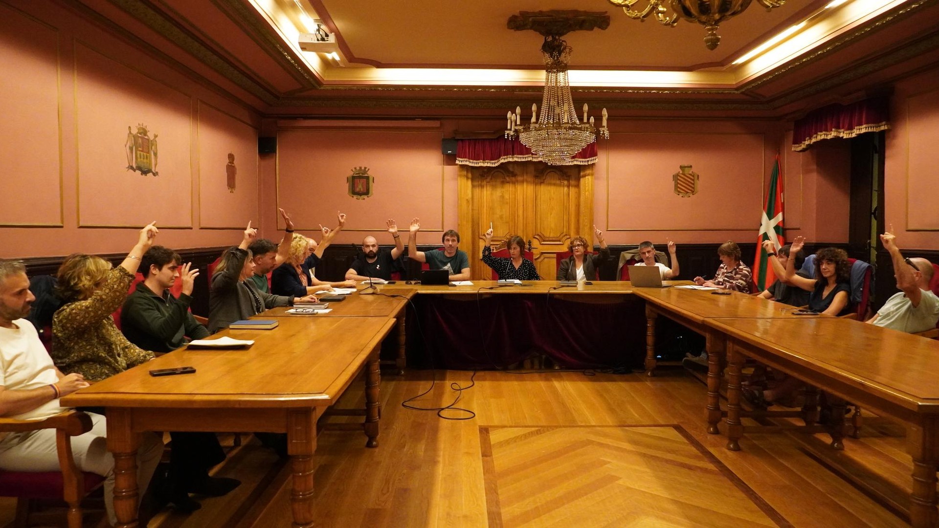 Azpeitiko Udalak %2,5 igoko ditu tasak eta zergak 2027an