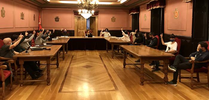 Datorren urtean tasak eta zergak ez igotzea erabaki du Azpeitiko Udalak