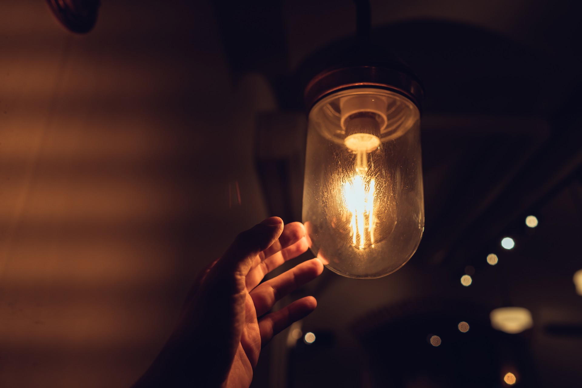 Energia elektrikoaren kontsumoak eta tarifak ezagutzeko ikastaroa egingo dute etzi Plaza Ondoren egoitzan
