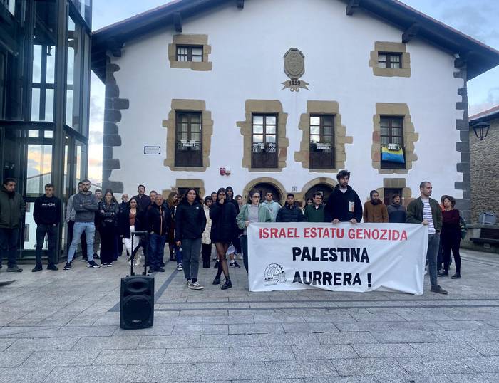 Palestinaren alde mobilizatu dira Aian