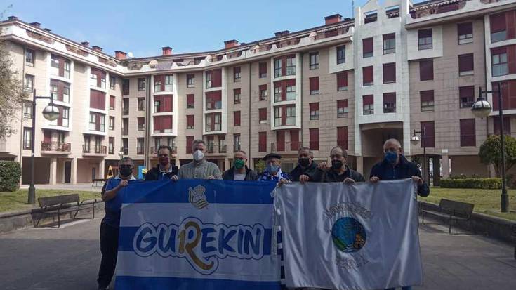 Zumaiaren bandera jaso du Realak, Sevillara eramateko