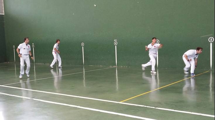 Zaletuek gozatu dute Oikiako festetan jokatutako pilota partidekin