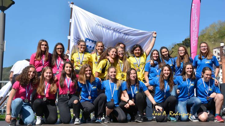 Irudietan: Bost domina eskuratu dituzte oriotarrek Gipuzkoako Batel Ligan