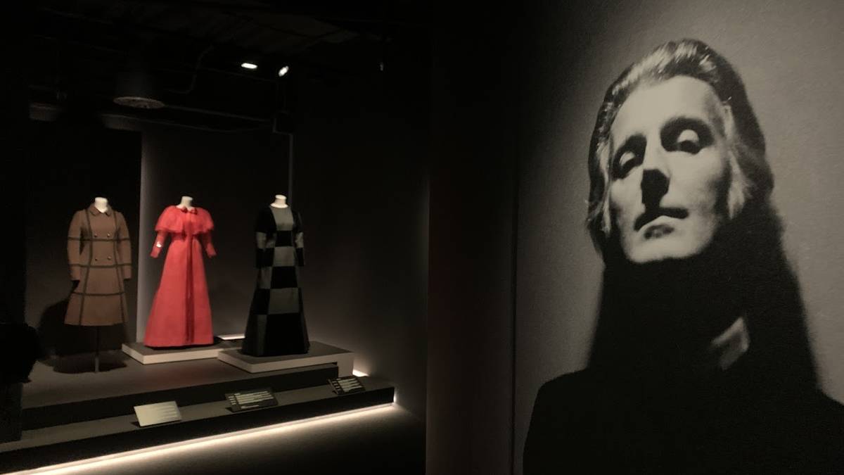 Bi mitoren arteko harremana, erakusketa bihurtuta