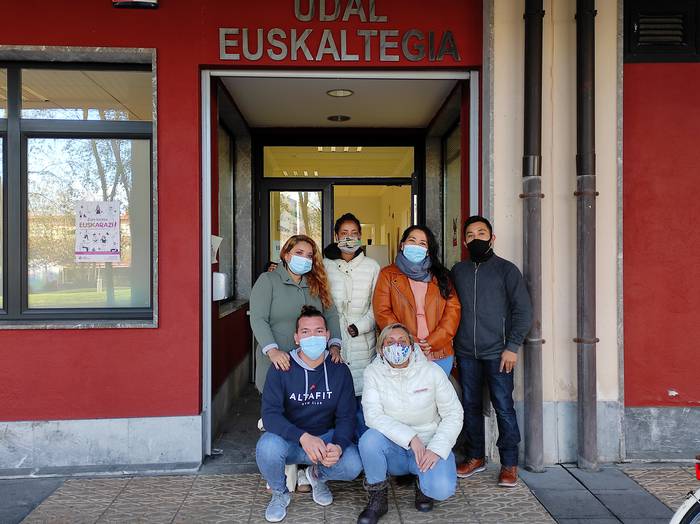21 lagun ari dira parte hartzen Zarauzko Euskara-Harrera ikastaroan