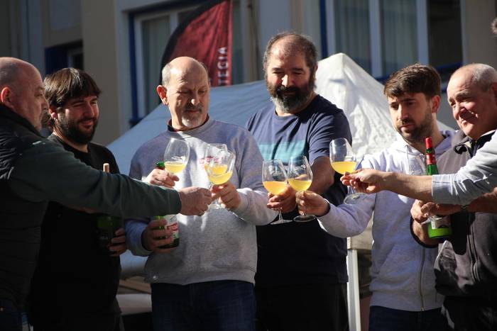 Zortzi upategik jarriko dute festarako aitzakia