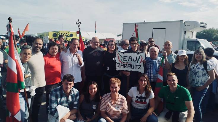 Zarauzko EAJko kideak Alderdi Egunean izan dira