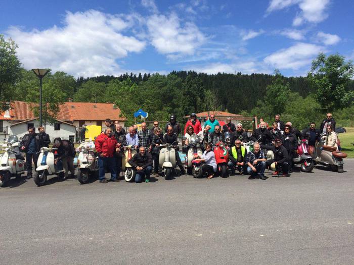 'Lambretta' motoen bilkura egin dute Iraetan
