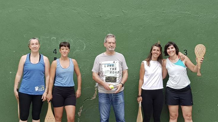 Emakumeen XV. Pala Txapelketako finalerdiak jokatuta, bihar izango dira finalak Frontoi Txikin