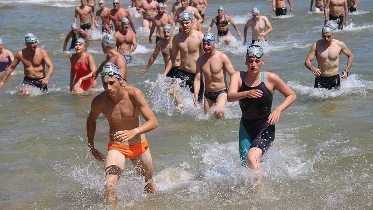 Hiru mila lagunetik gora ariko dira igerian Zarautzen gaur eta bihar