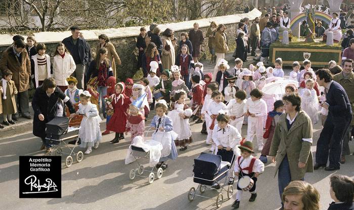 1982ko danborrada Pepe Gilen argazki bilduman