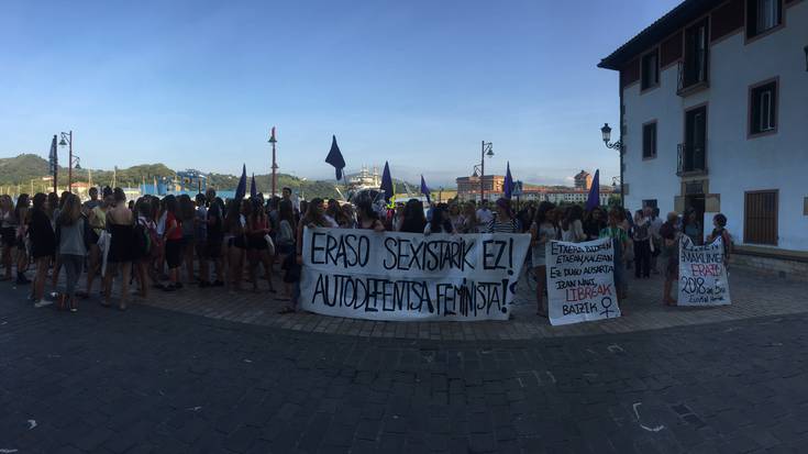 Uharteko hilketa matxista eta Zumaian gertatutako eraso sexistak salatu ditu mugimendu feministak