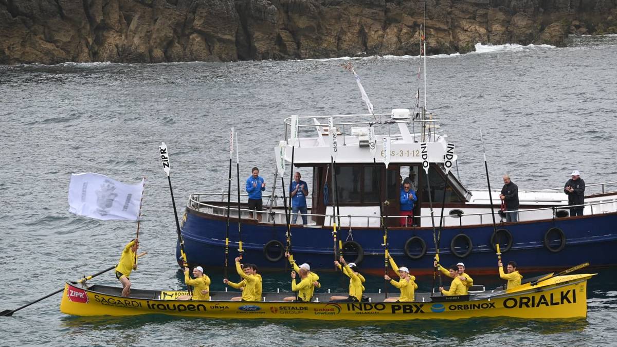 Galiziako uretan jokatuko dute traineruen Espainiako Txapelketa gaur eta bihar
