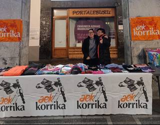 24. Korrikako arropa salduko dute ostiral arratsaldean, plazan