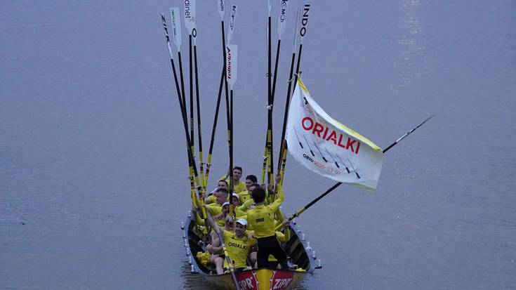 Oriok irabazi du Oriaren 32. Traineru Jaitsierako bandera