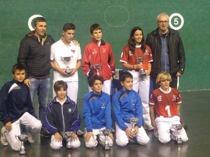 Gonzalo Aguirrek irabazi du xisterako Udazken Saria infantil mailan