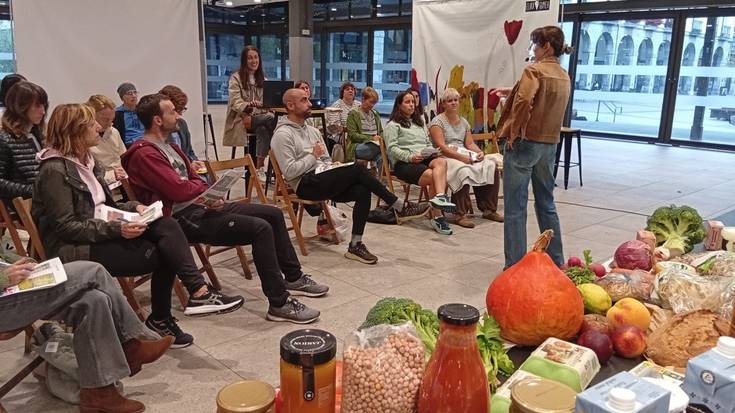 Etiketa nutrizionalak irakurtzen ikasi dute hainbat herritarrek