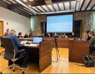 Behin-behinean onartuta geratu dira 2026ko udal aurrekontuak, PSE-EEren babesarekin