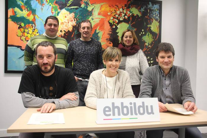 Zarauzko EH Bildu: "EAJk ezezkoa eman die gure proposamen guztiei, PSE-EErekin eskutik hartuta"