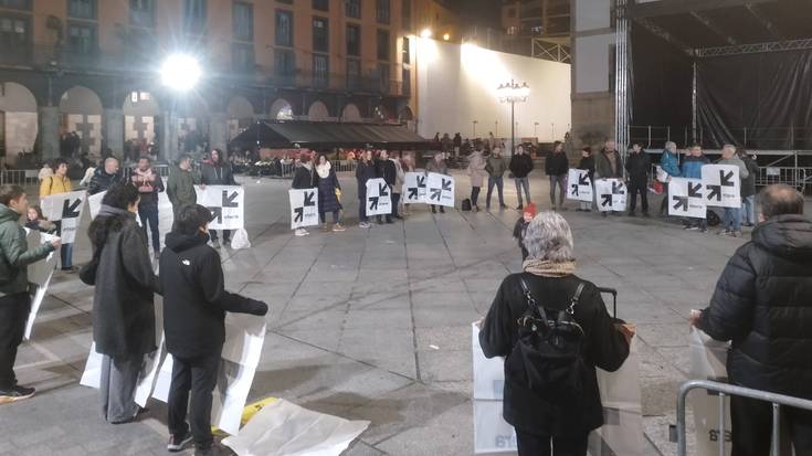 Presoen eskubideen aldeko urteko lehen elkarretaratzea egingo du bihar Sare Herritarrak