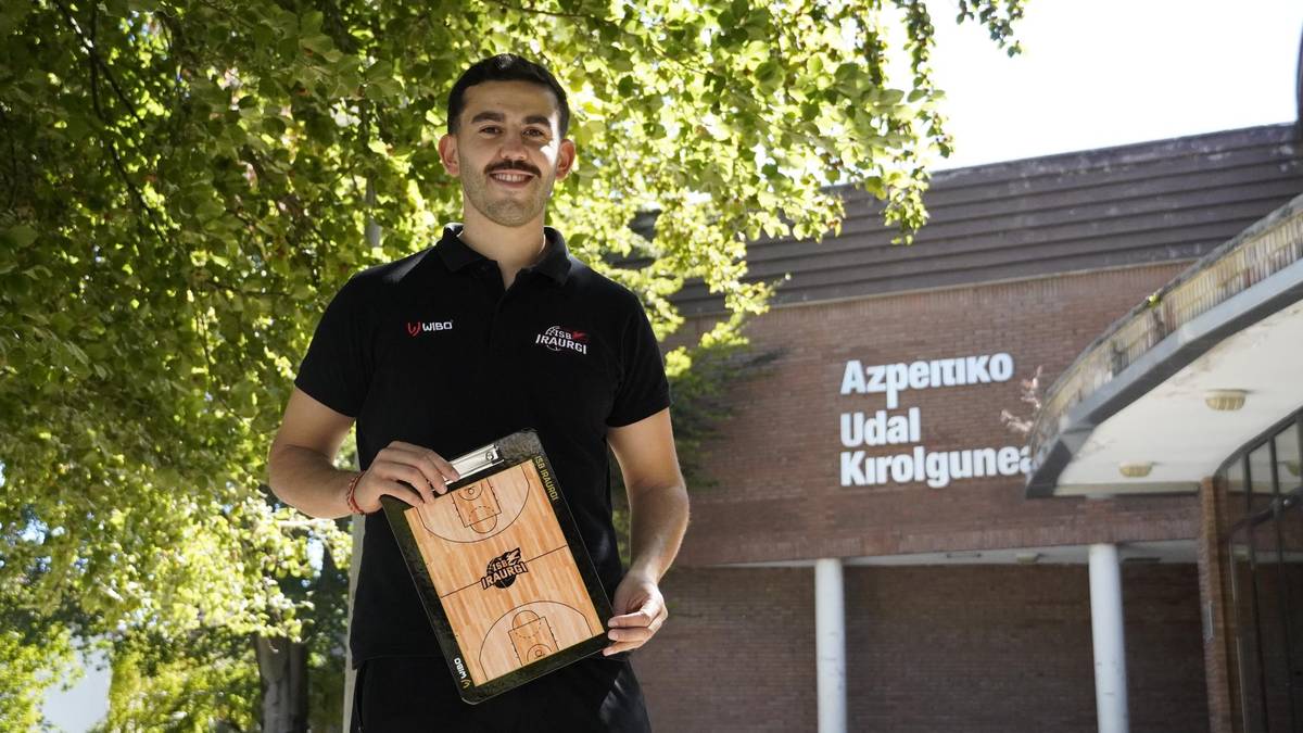 Gorka Atxalandabaso: "Inoizko aukerarik garrantzitsuena eskaini dit Iraurgi Saskibaloiak"