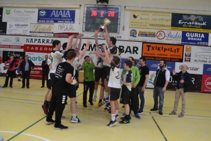 Eskubaloiko kadete mutilak, Euskadiko txapeldun