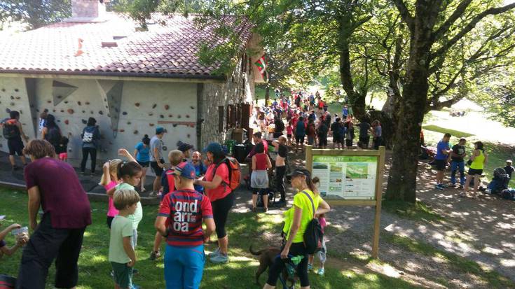 Giro ederrean ospatu dute Xoxoteko aterpearen irekiera festa