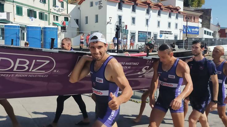 Kontxako bandera irabazi berritan, oso gustura agertu da Jon Etxaniz arraunlaria