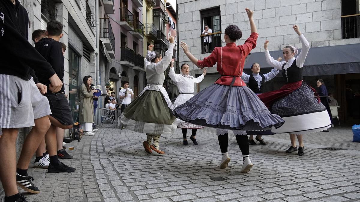 Aldarrikapena eta festa, Gazte Asteko ekintzen barruan