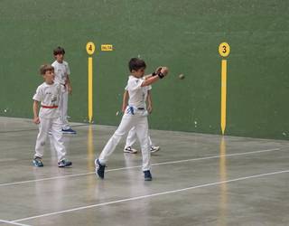 Orioko pilota eskolaren aldeko Erregeetako zozketako zenbaki saridunak jakinarazi dituzte