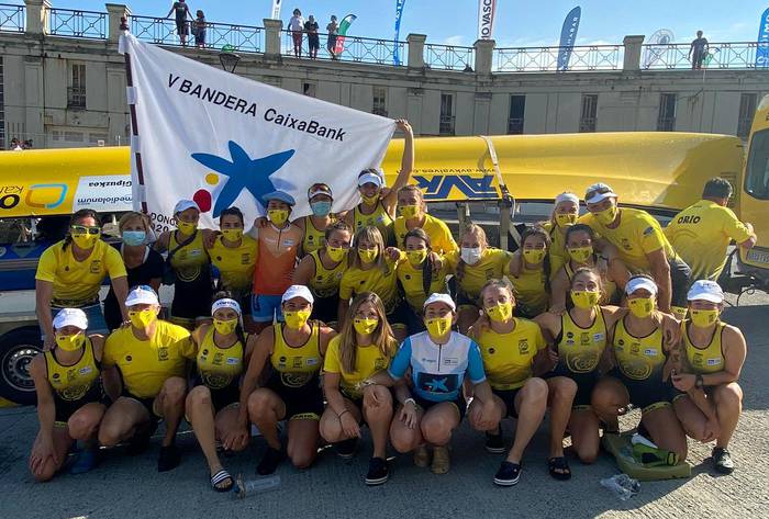Orioko emakumezkoen traineruak irabazi du Caixabank bandera Donostian