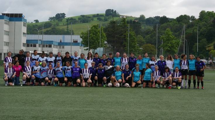 Giro onean jokatu dute emakume beteranoen I. futbol txapelketa