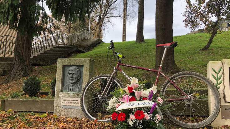 Joxe Mari Korta omendu du Sastrakasek igandean