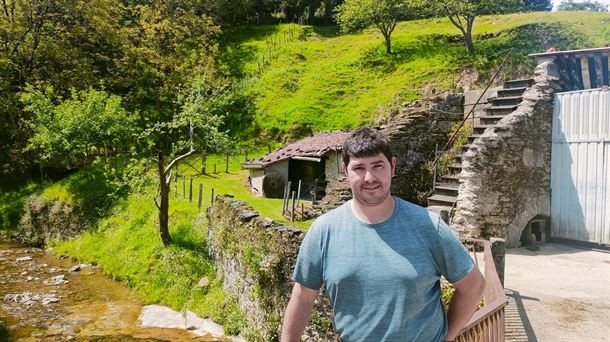 Egurbideko Jon Orbegozo elkarrizketatu dute 'Amarauna' irratsaioan