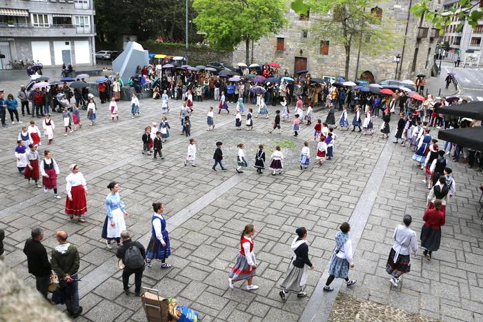 Dantzari txikiek herriko kaleak hartuko dituzte igandean