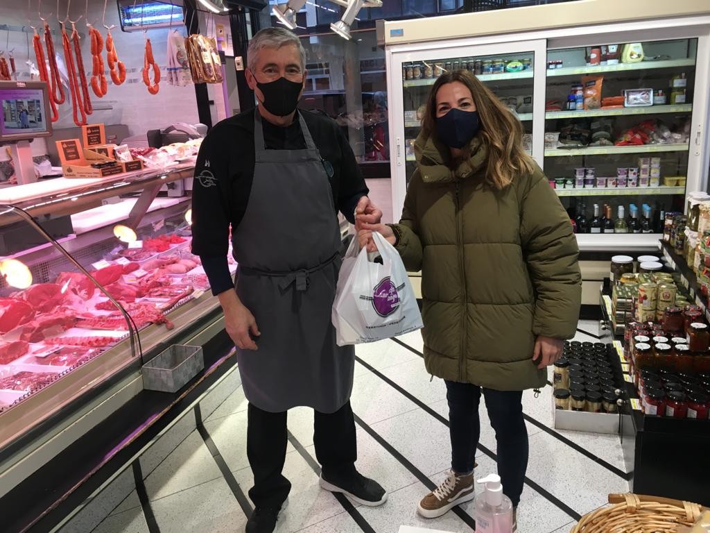 Zozkatu dugu Juanjo Larrañaga harategiak emandako produktu sorta