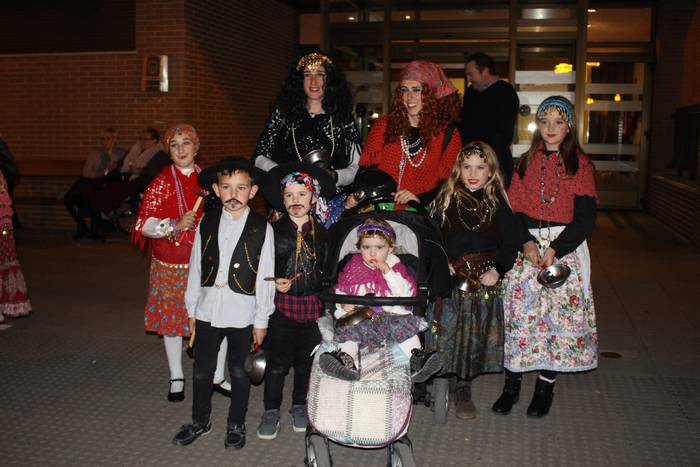 Trapu zaharrak kalera atera dituzte kaldereroek Azpeitian