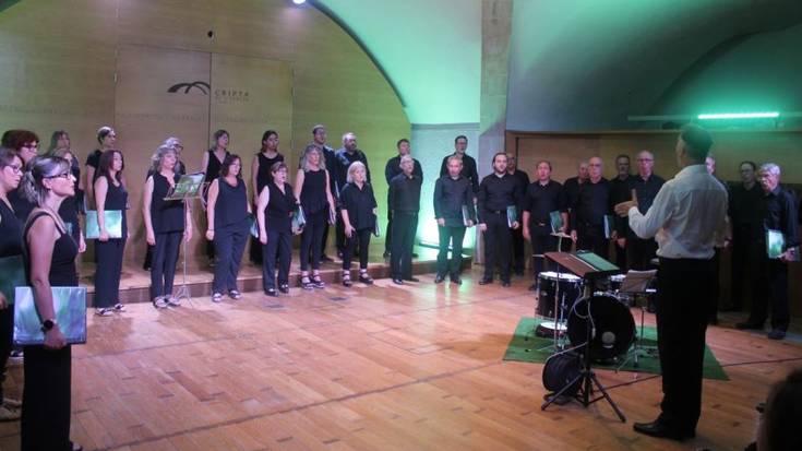 Coral Verge del Camí abesbatza kataluniarrak kontzertua emango du bihar parrokian