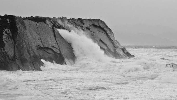 Itsasoa eta haizea, zein baino zein zakarrago