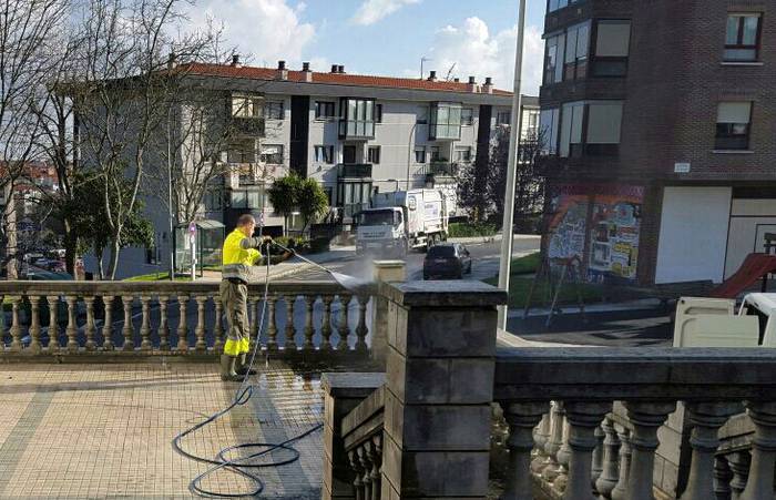 Auzoz auzo Azken Portu Goian, astelehenetik aurrera