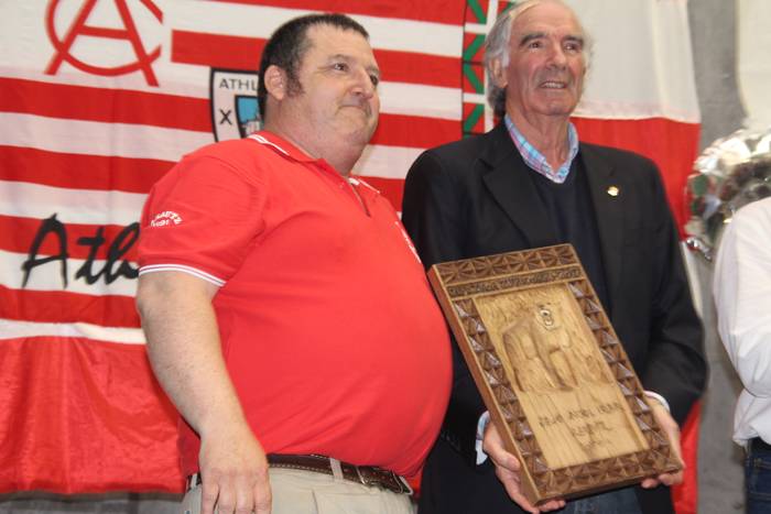 Hilaren 13ra aldatu dute Jose Angel Iribar Zarauzko Seme Kutun izendatzeko ekitaldia