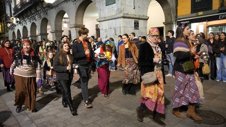 Kaldereroekin hasi da karnabaletarako atzera kontaketa