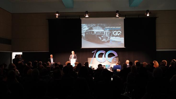 La Guipuzcoanak mugikortasunari egindako ekarpena aintzatetsi dute enpresaren mendeurreneko ekitaldian